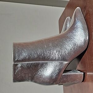 Marc Fisher Lorena Metallic Silver Ankle Boots Size 5.5